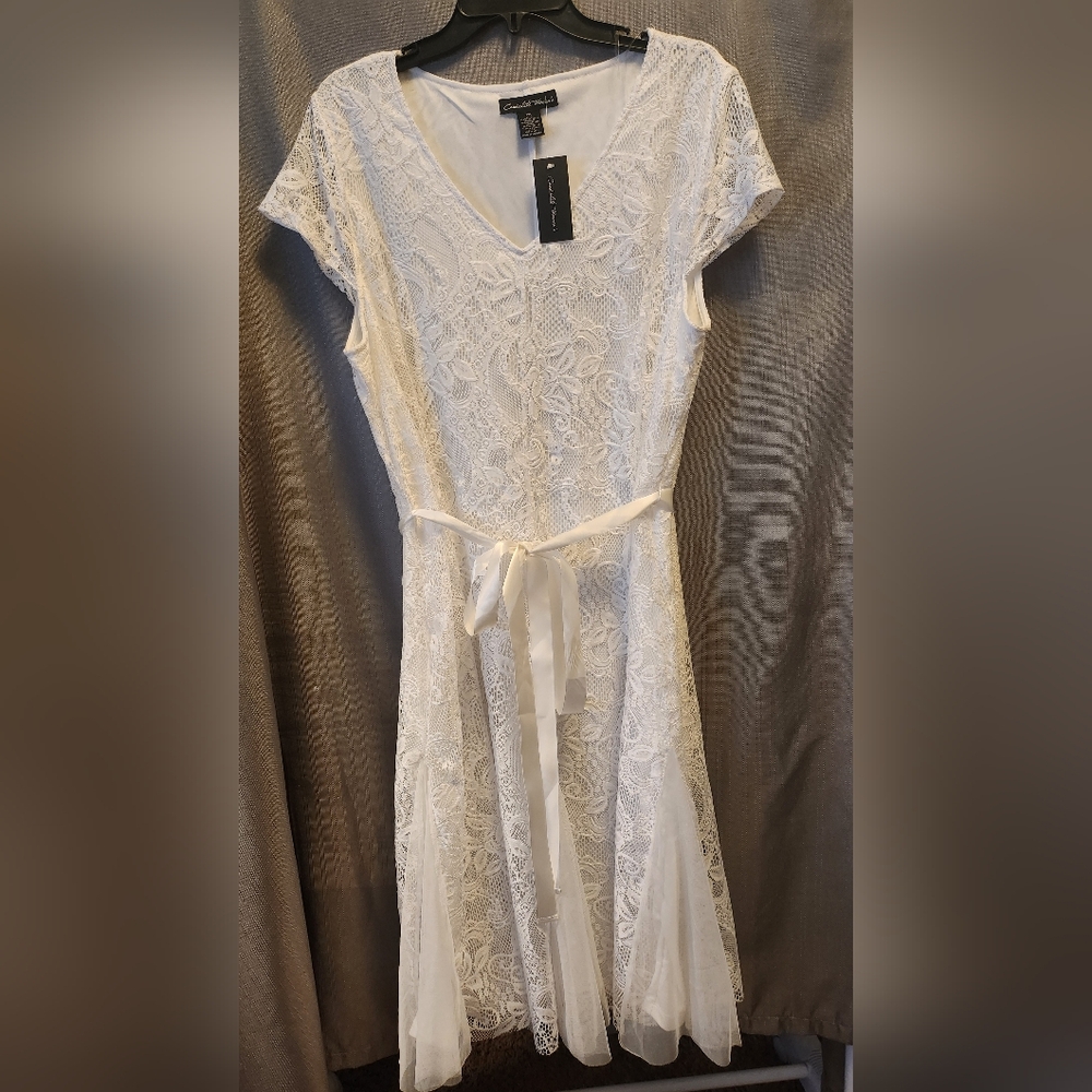 Elegant White Lace Dress 2X